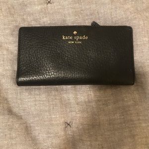 Kate Spade black wallet.